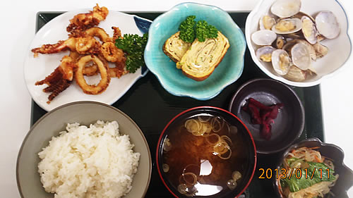 あさりの酒蒸しとイカの唐揚げ あさりの酒蒸しとイカの唐揚げ