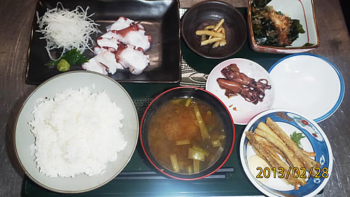 三陸産真鮹のお刺身と生わかめの酢の物 三陸産真鮹のお刺身と生わかめの酢の物
